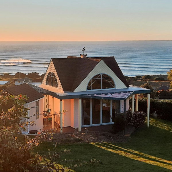 The Quarters Ocean-View Chalet, Gisborne, Nouvelle-Zélande