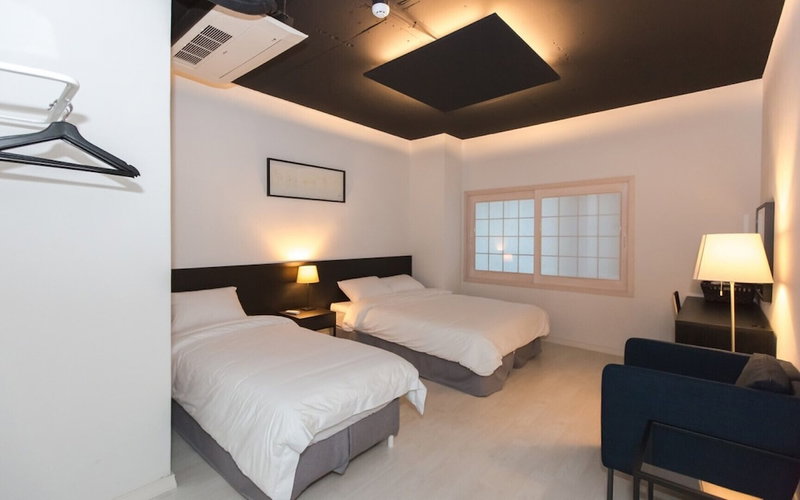 Canvas Black Guesthouse, Busan, Южная Корея