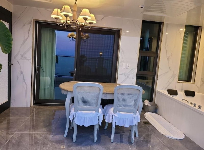 Lim Sea Side Poolvilla Pension, Namhae, South Korea