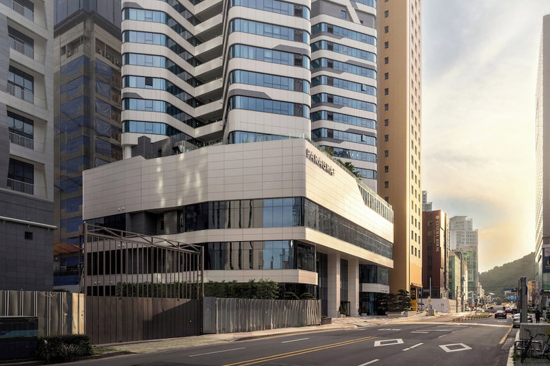 Le Collective Haeundae Paragraf, Busan, 대한민국