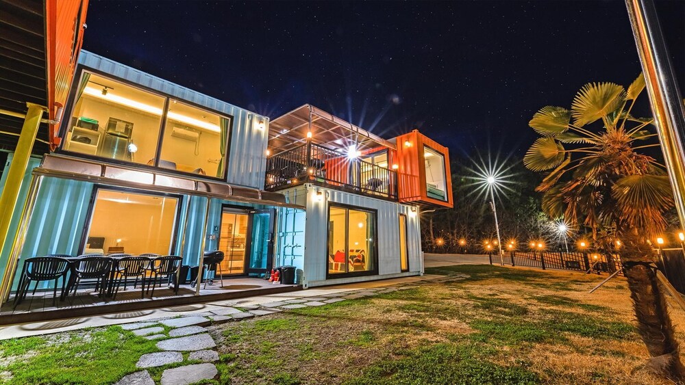 Goseong Bluebeach Pension&glamping, Corée du Sud