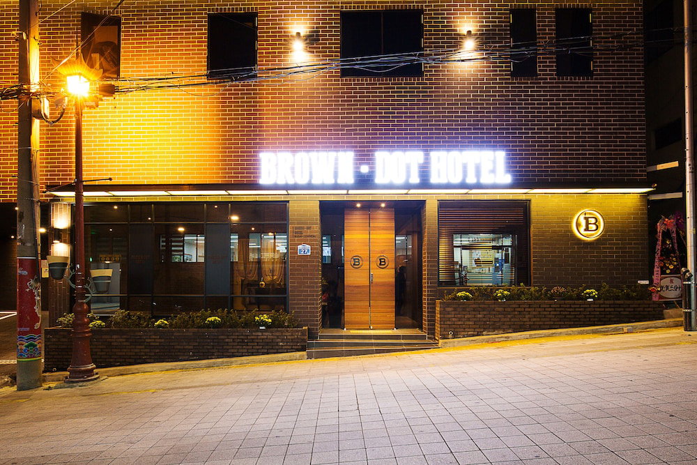 Отель · Brown Dot Busan Station Sky Garden, Busan