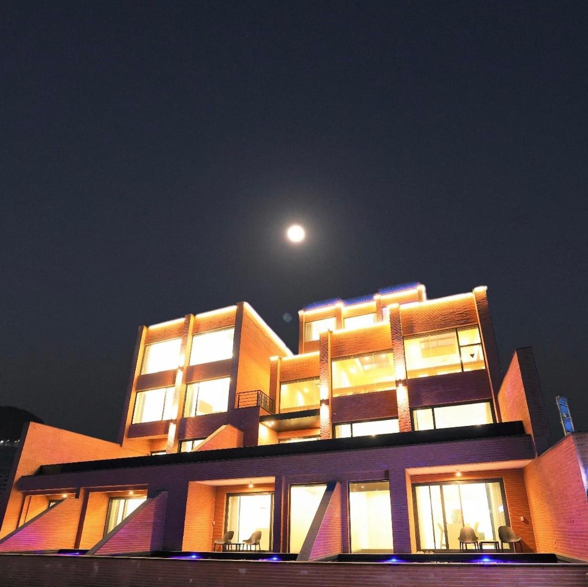Hotel · Pohang Case Poolvilla, Pohang
