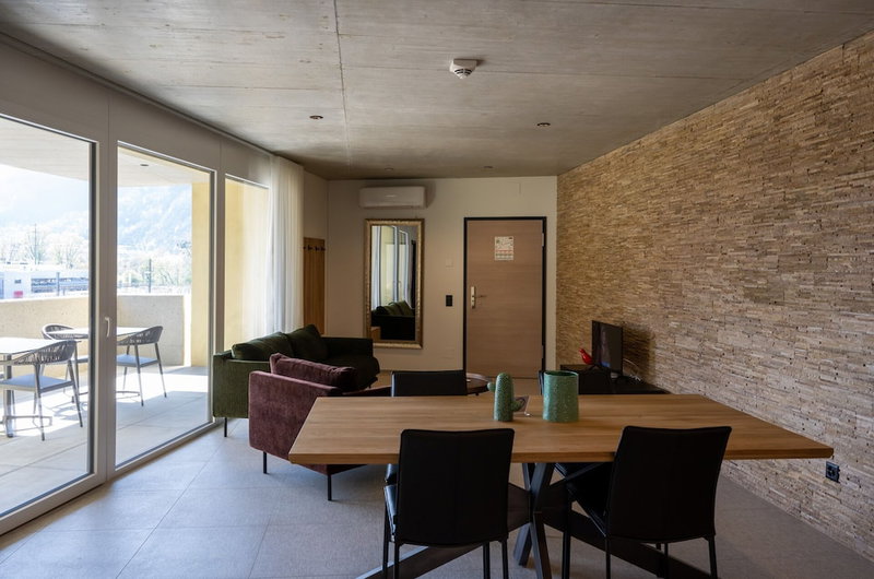 6532 Smart Hotel - Self check-in, Arbedo-Castione, Switzerland