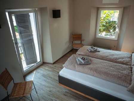 Stalder Meat & Bed, Muralto, Suiza