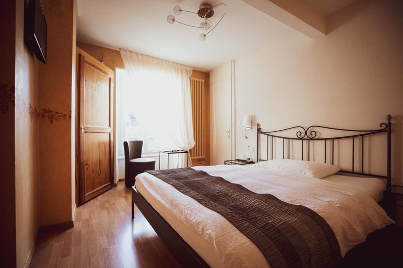 Auberge Communale de la Couronne, Yvorne, Швейцария