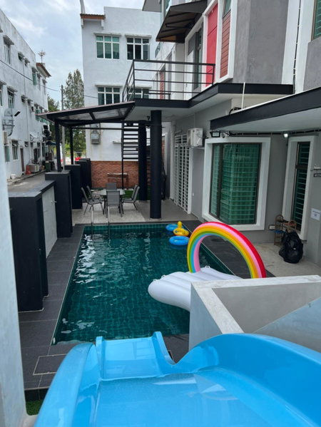 LeParis Swimming pool KTV BBQ Jonker 88 homestay, Malacca, Malaysia