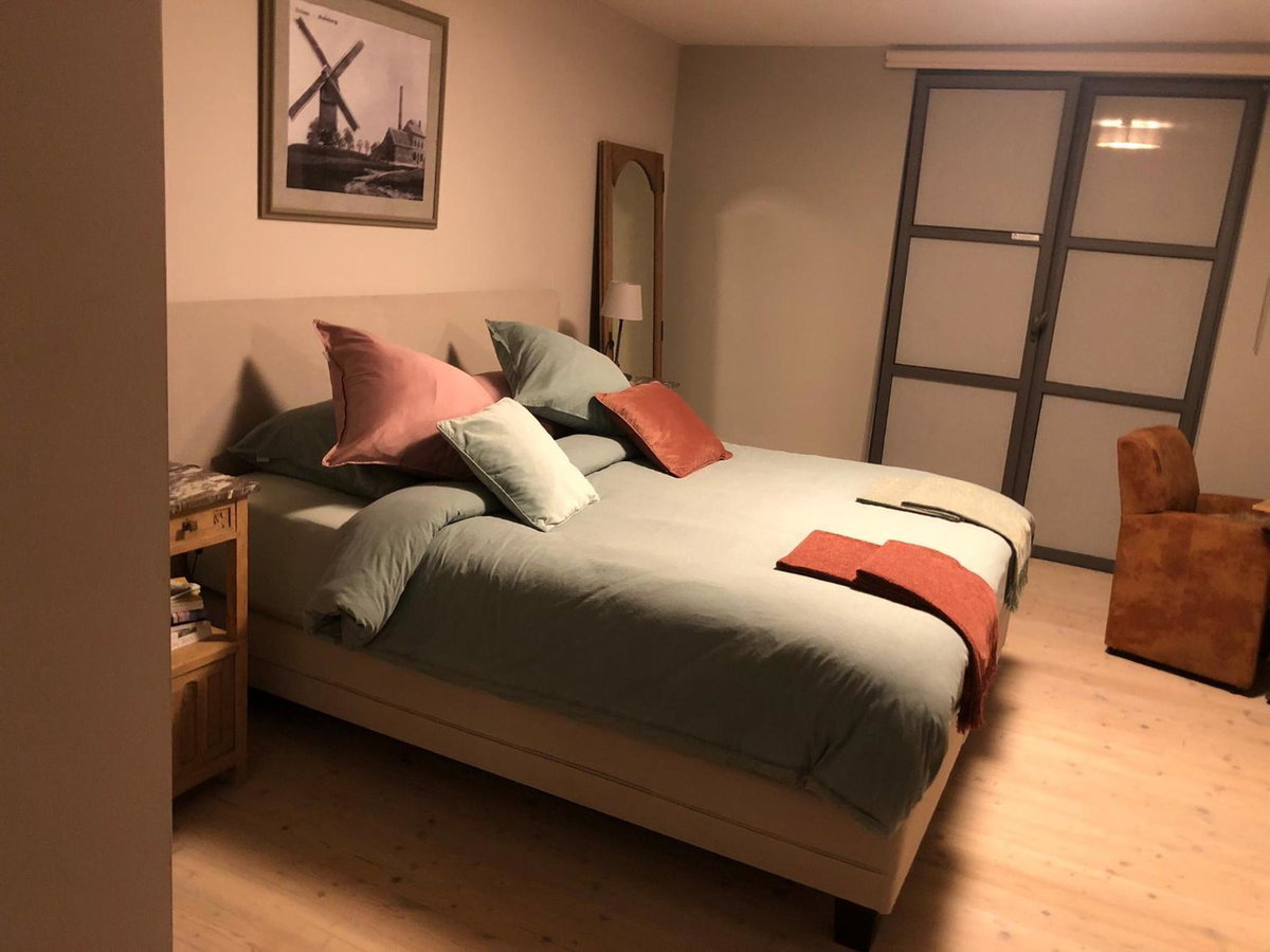 Hotel · NeNe, Dilbeek