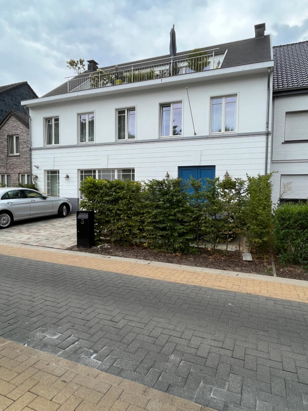 Hotel · Rooftop terrace suite, Heist-op-den-Berg