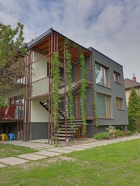 Vila Věkoše - apartmán s terasou a zahradou, Hradec Králové, Чехия