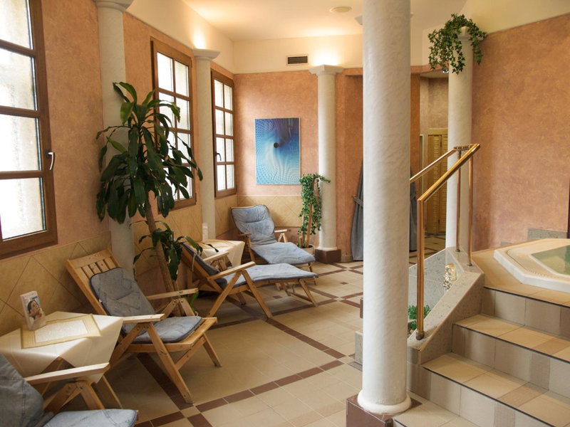 Wellness Hotel Jean De Carro, Karlovy Vary, Czechia
