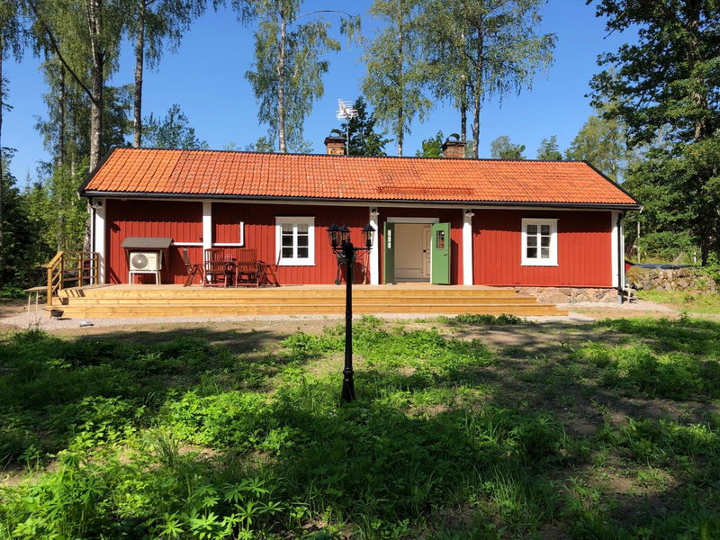 Nedanby | Cottage | Idyllic location | Porch | Grill, Norrtaelje, Sweden