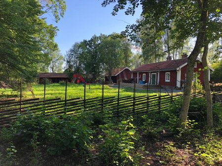 Nedanby | Cottage | Idyllic location | Porch | Grill, Norrtaelje, Sweden