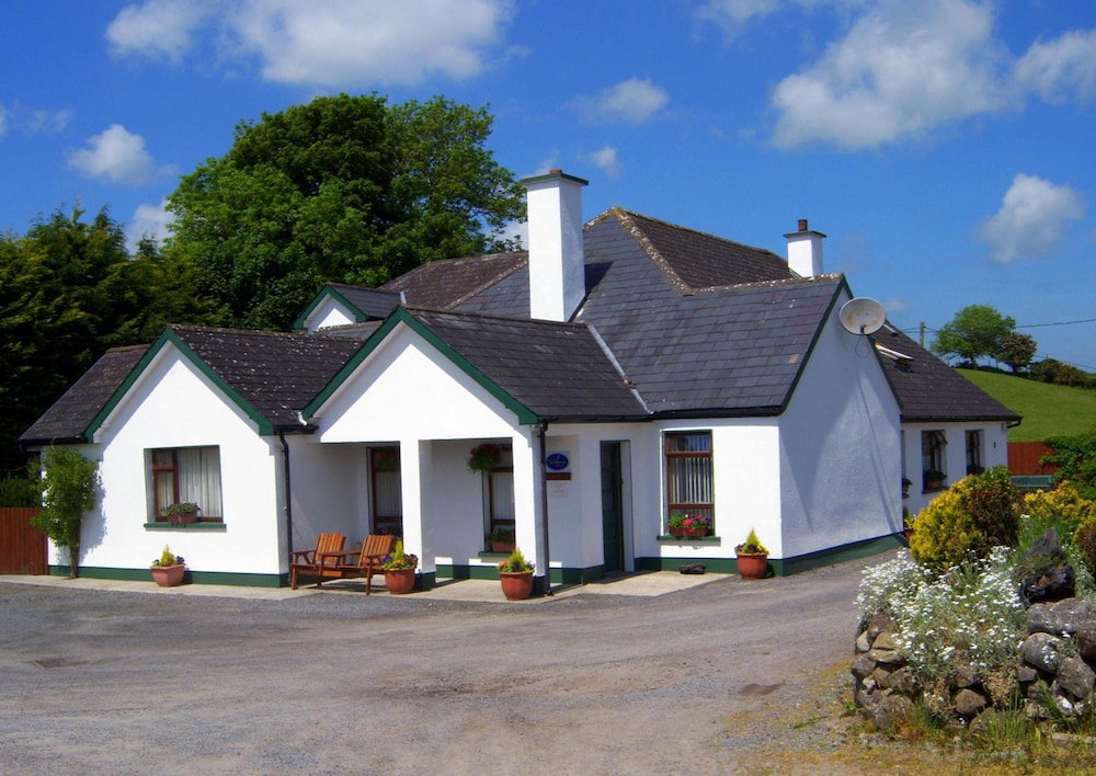 Hotel · Valley Lodge, Kilcoman