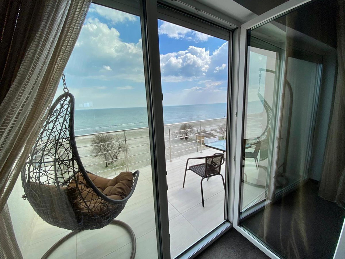 Hotel · Ella by the sea Residence, Navodari