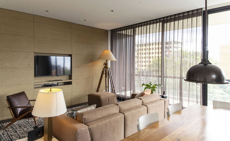8010 Urban Living Luxury Home Experiences., Bogotá, Kolumbien