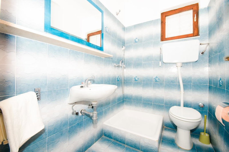 Guest House Rooms Rose, Molunat, Croatia
