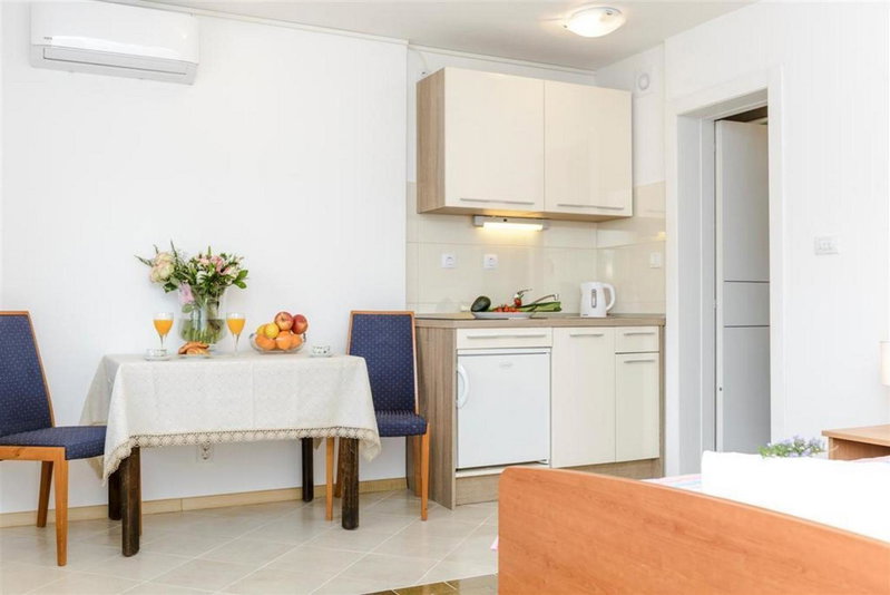 Guest House Rooms Rose, Molunat, Croatia