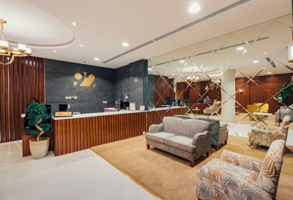 Hotel · Ninety Two, Unaizah
