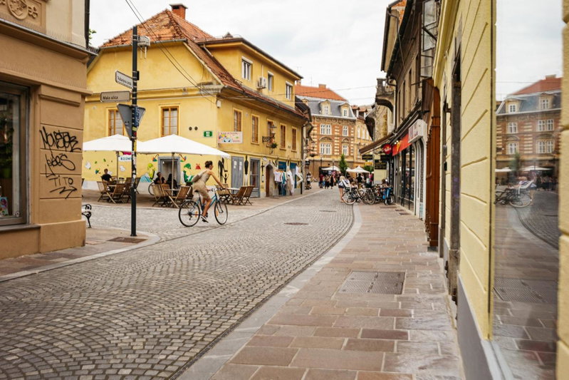150 steps to the main square, Ljubljana, Slowenien