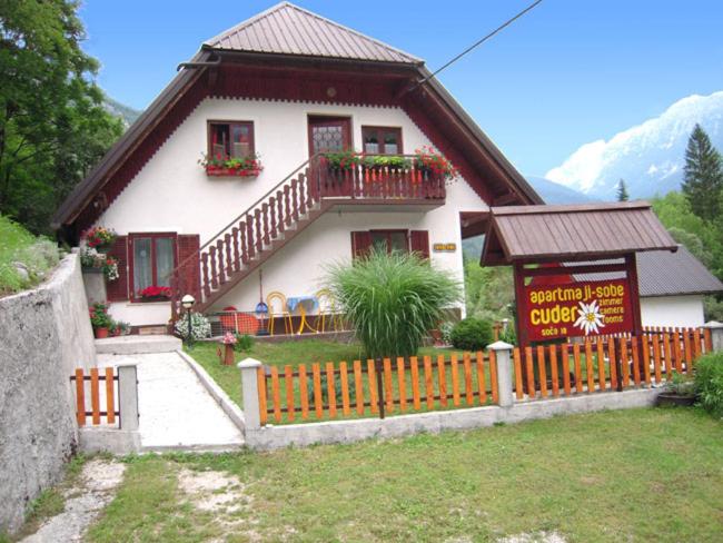 Hotel · Apartmaji in Sobe Cuder, Soča