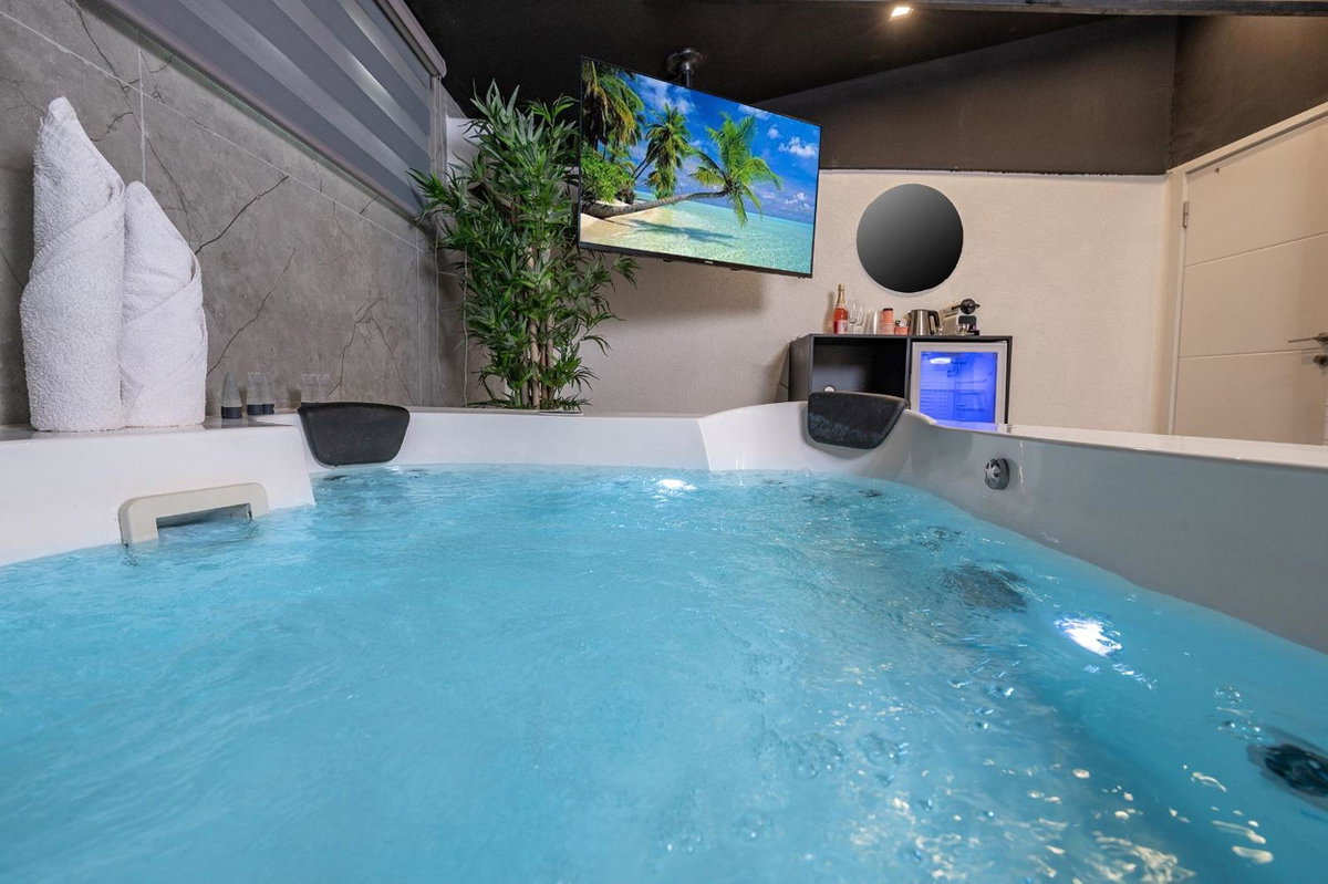 Lago Suites Hotel, Israel