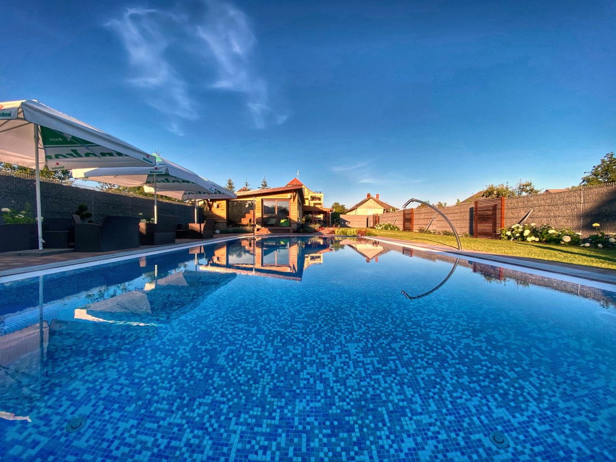 Hotel · Madison Village, Kisvarda
