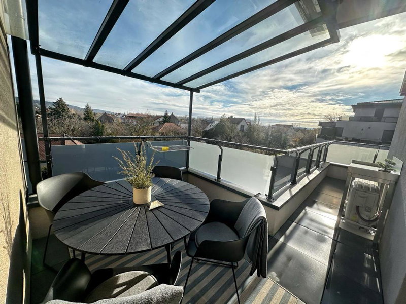 Marina Apartment by Dora, Keszthely, Венгрия