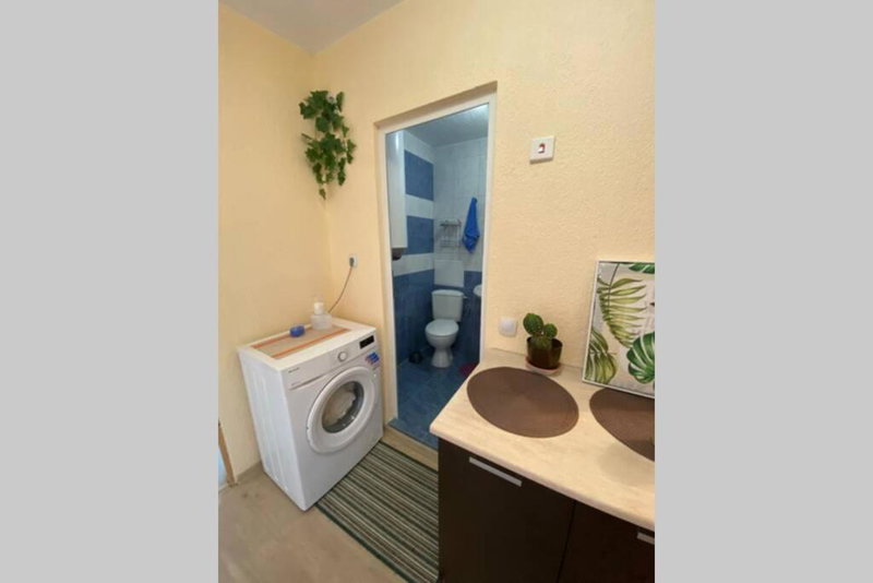 Sunny apartment by the river, Sandanski, Болгария