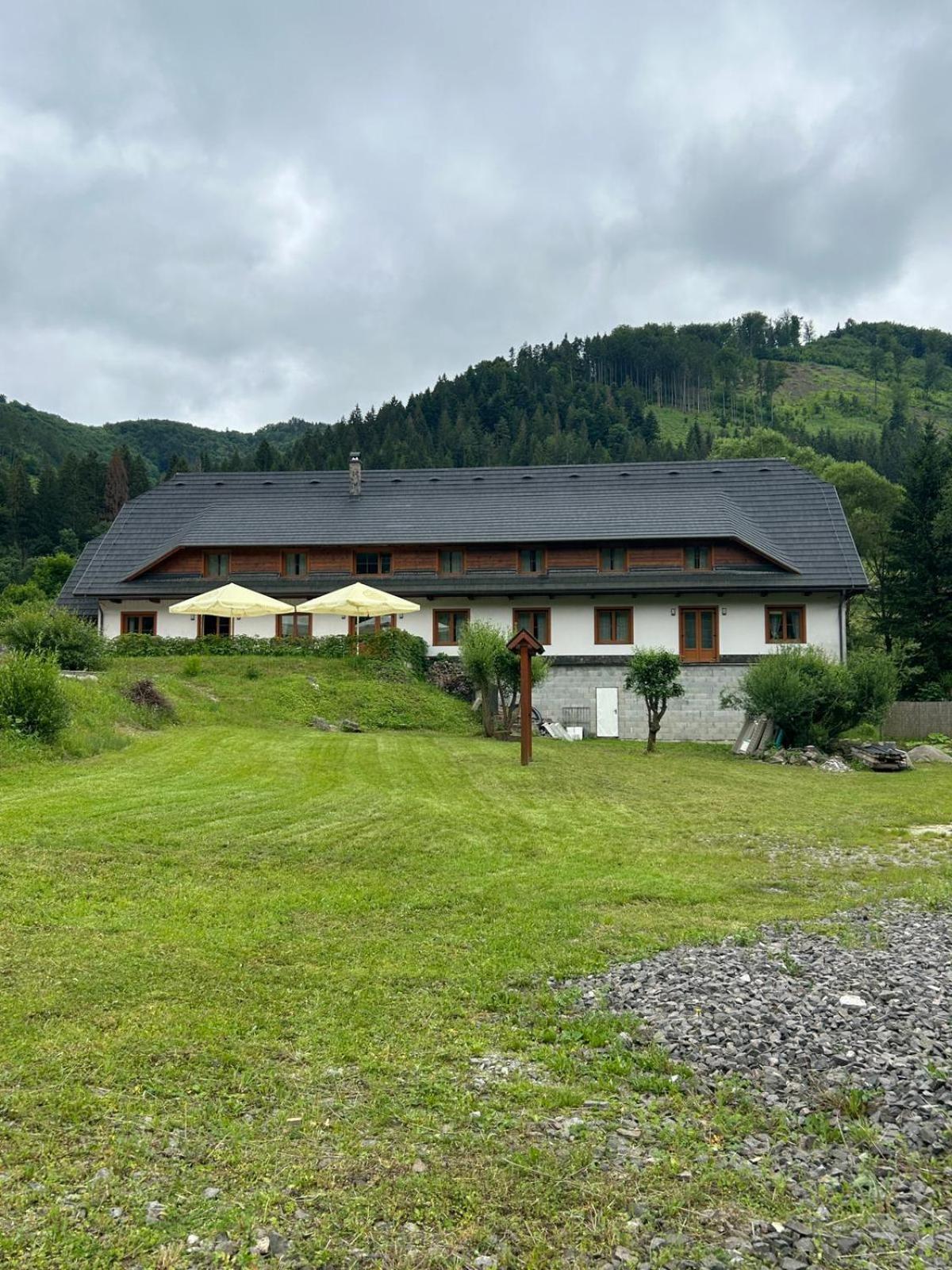 Hotel · Penzión Zemanov dvor, Lietavská Svinná