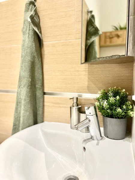 Apartment Jenny - Old Town, Free Private Parking, AC, Bratislava, Словакия