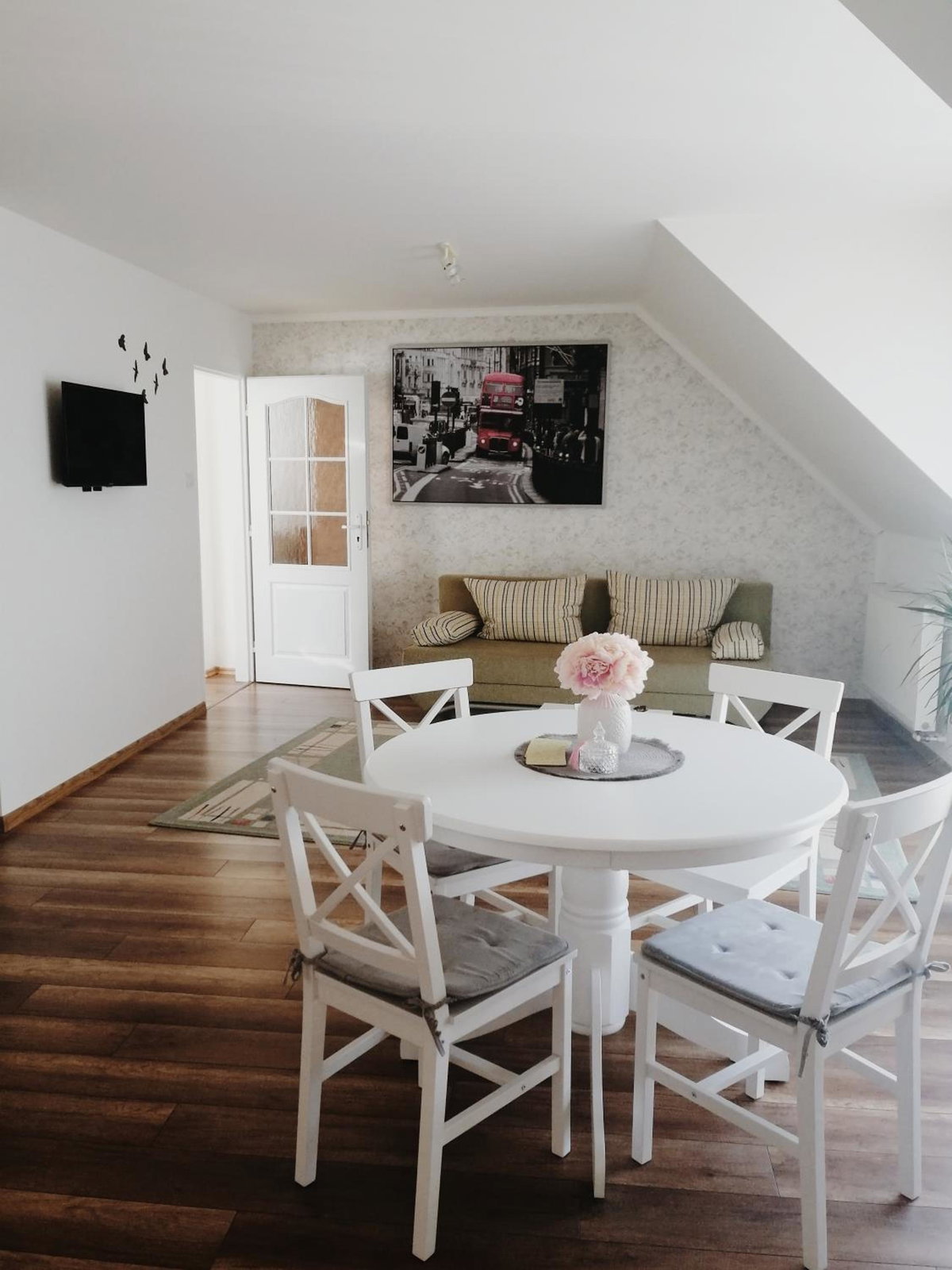 Отель · Apartmán pri parku, Seredʼ