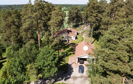 Villa Tammikallio Guest House, near the airport - Kodikas vierasmaja Tuusulassa, Tuusula, Finland