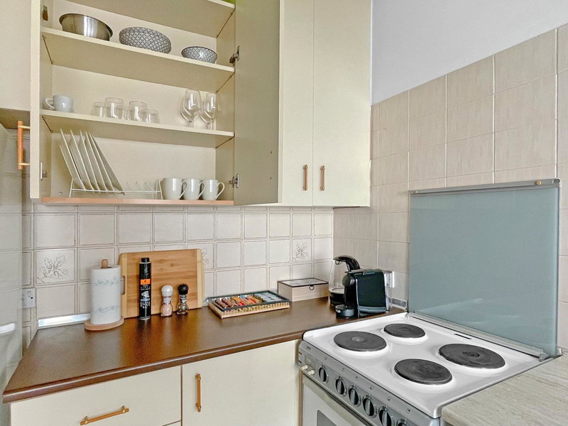 2BR Seafront Apt in center with community pool, Larnaka, Chypre