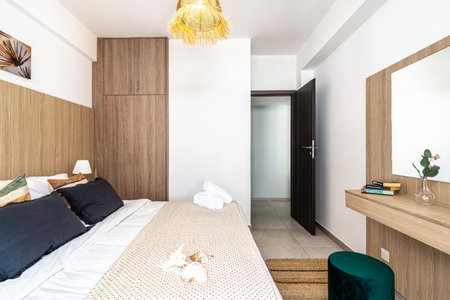 Beach Daze 1-BR Apt By Finikoudes Beach, Larnaka, Cyprus