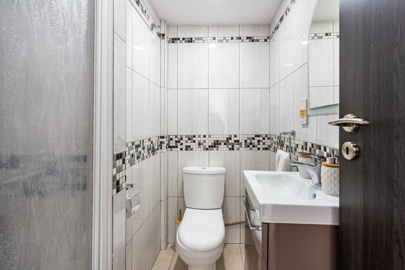 Beach Daze 1-BR Apt By Finikoudes Beach, Larnaka, Cyprus