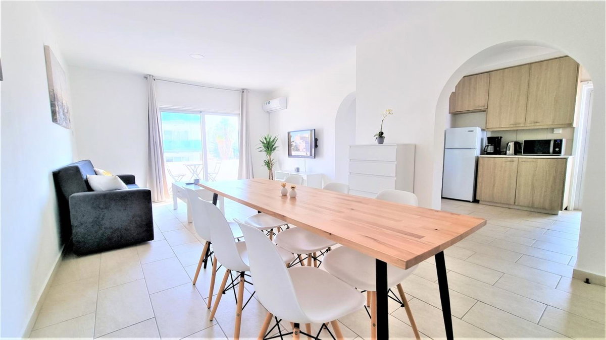 Spacious Lightflooded 2BR Apt / Near Center & Harbour, Cyprus