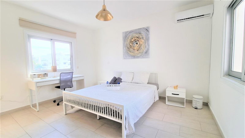 Spacious Lightflooded 2BR Apt / Near Center & Harbour, Larnaka, Cyprus