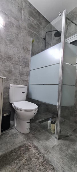 Cozy Apartment by the sea, Limassol, Zypern