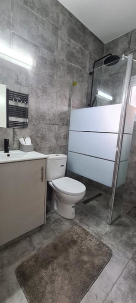 Cozy Apartment by the sea, Limassol, Zypern