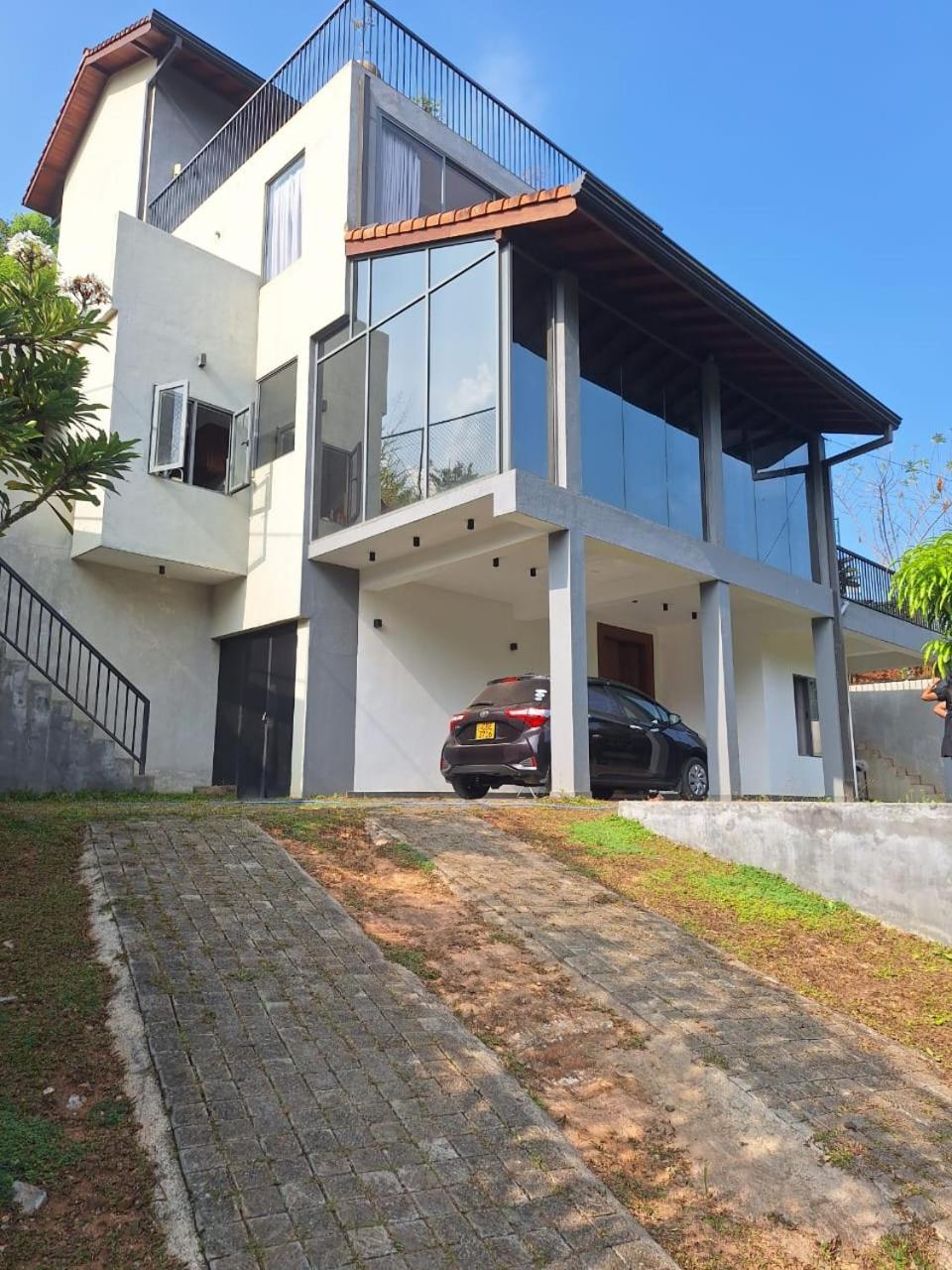 Bellaxy Ceylon, Sri Lanka