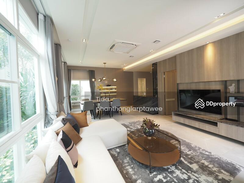 House for rent in Bangkok, Thailand · Mantana Bangna-Wongwaen, Bangkok · 4 rooms, 5 baths
