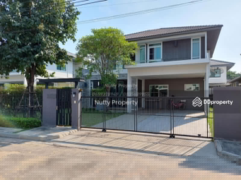 House for rent in Samut Prakan, Thailand · Mantana Bangna Km.7, Samut Prakan · 4 rooms, 5 baths