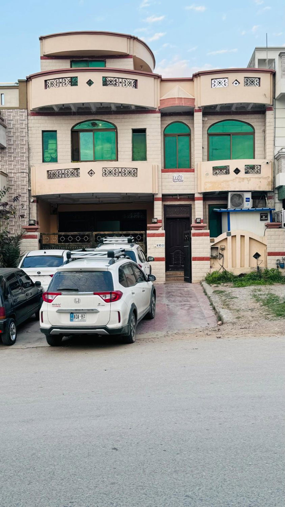 Hotel · Madcrew Lodge, Islamabad