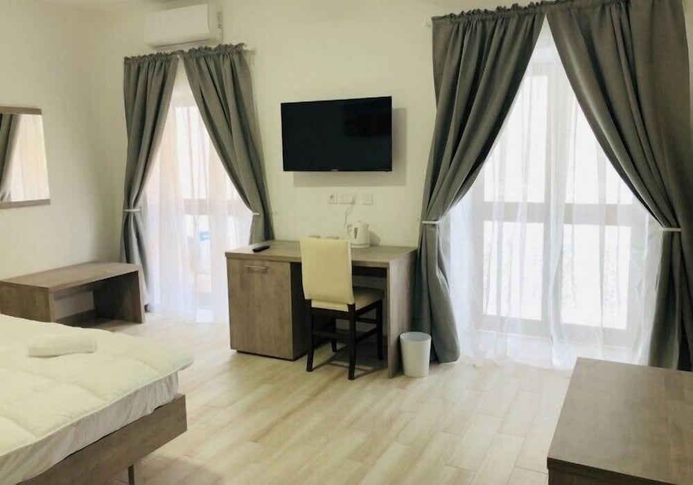 Napoli Suites, Malte