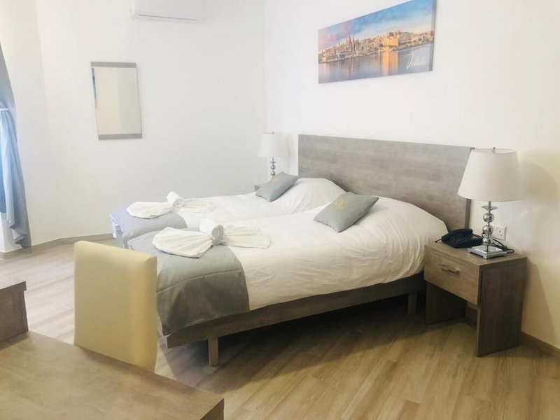 Napoli Suites, St. Julian's, Malta