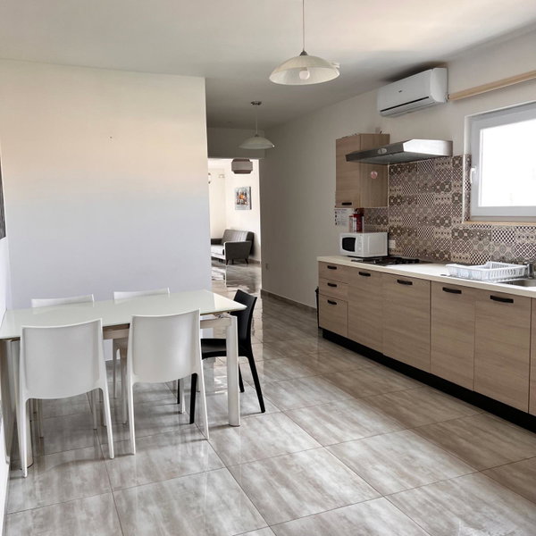 F3 Room 1, Private Double room with private bathroom and balcony, Sliema, Malta
