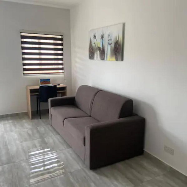 F9 Room 1, Private Double room with private bathroom in shared Flat, Msida, Malta