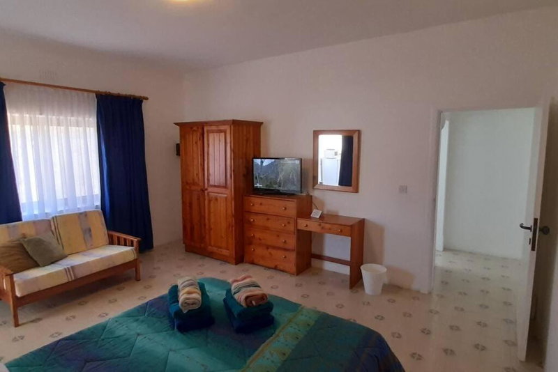 Villa Bronja Superior Airconditioned Studio apartment in Xlendi, Xlendi, Malta