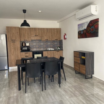 F7 Room 1, Private Double room with private bathroom in shared Flat, Msida, Мальта